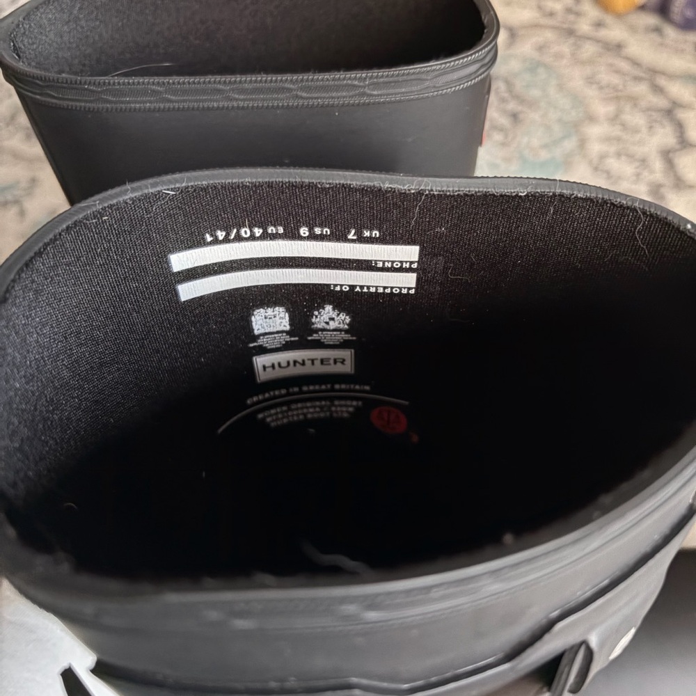 Hunter Women's Short Matte Black Rain Boots - Picture 5 of 11